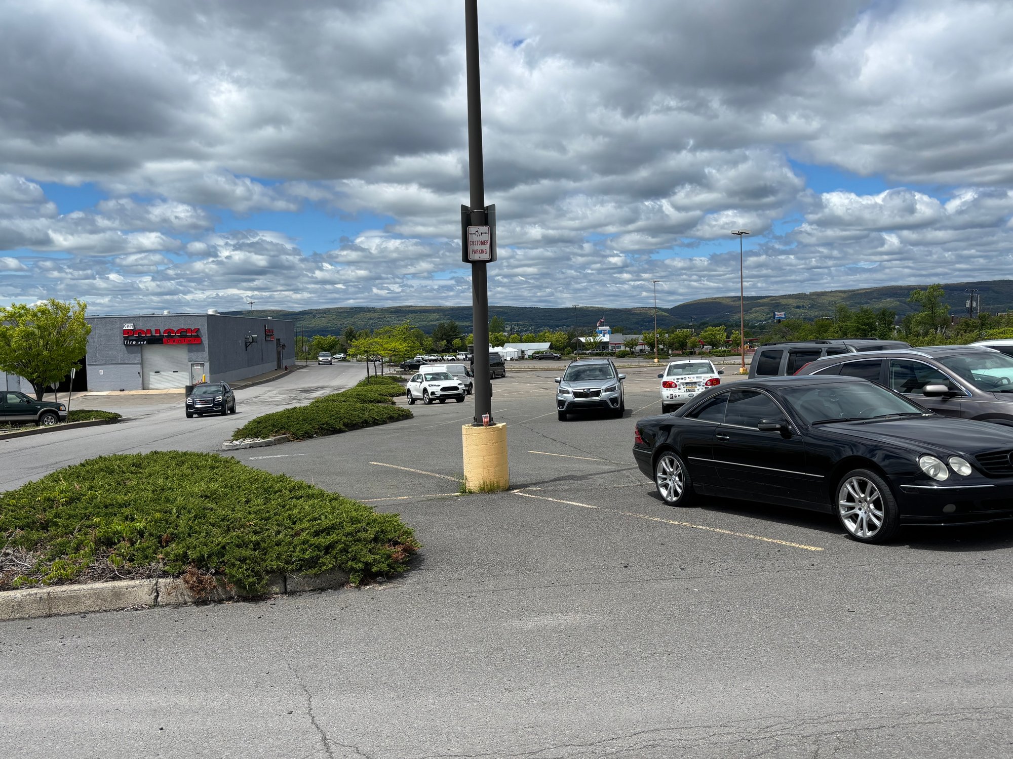 Wyoming Valley Mall Martz Bus stop for pick up and drop off with free parking