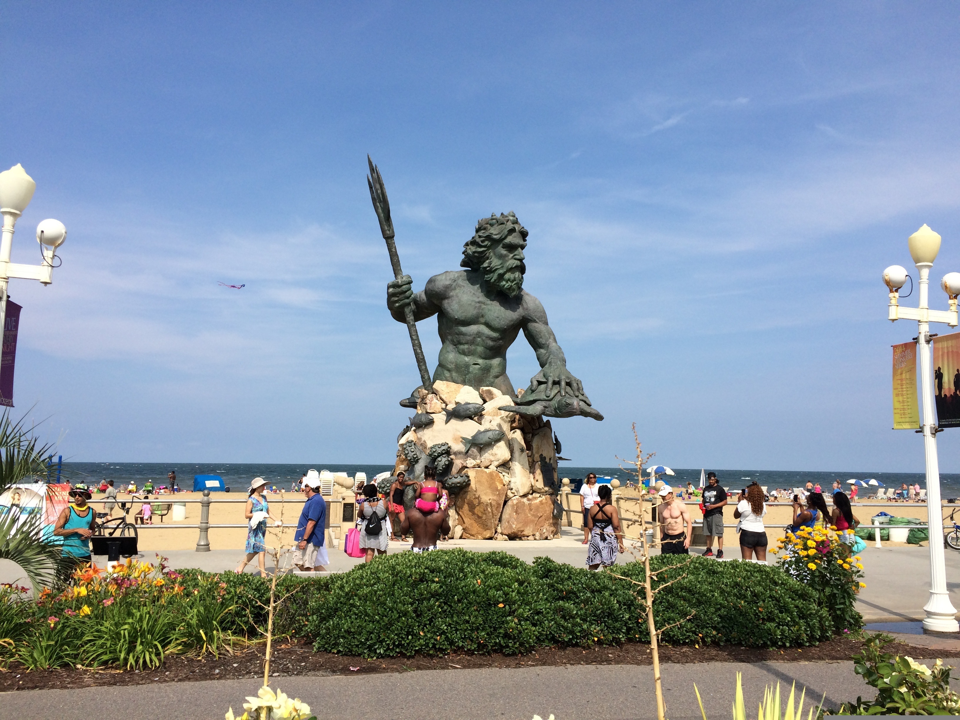 Martz Bus Tours to Virginia beach - rlischer-statue-975151