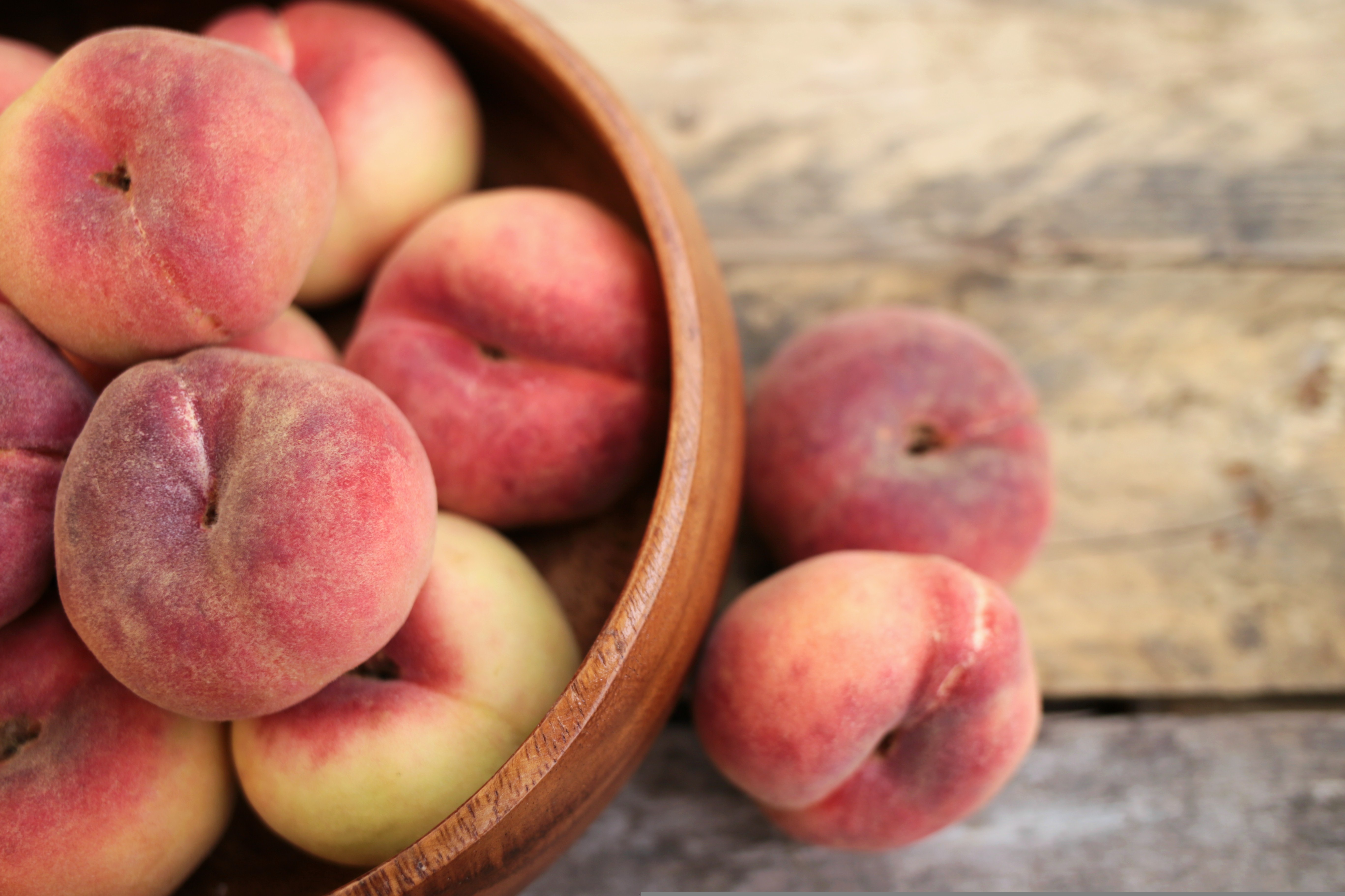 Come with Martz Bus to Peddler's Peach  -u11116-peach-3314679