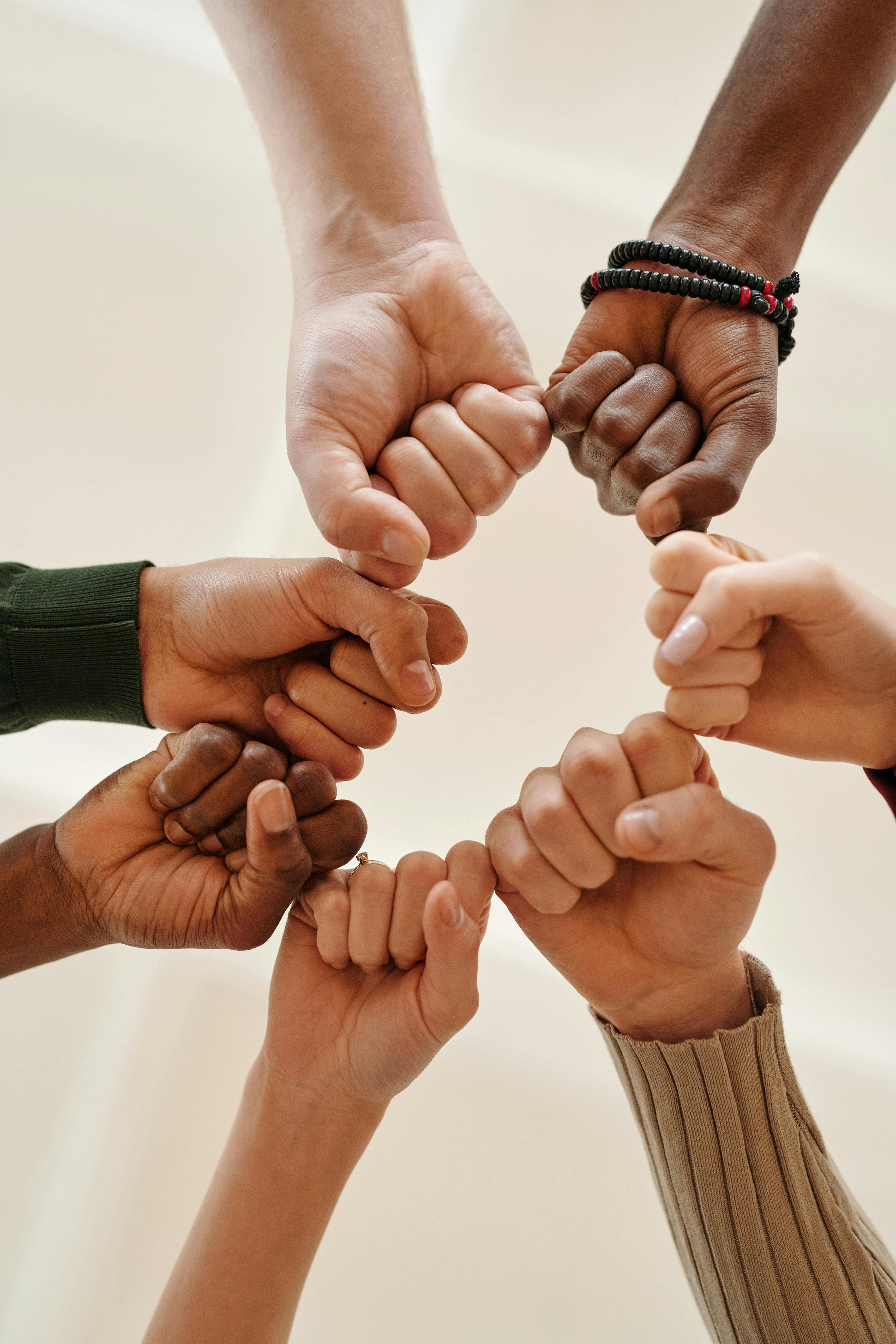 Team building fun trips for corporate retreats and team building to increase collaboration and better business outcomes. Image source: pexels-diva-plavalaguna-6146704