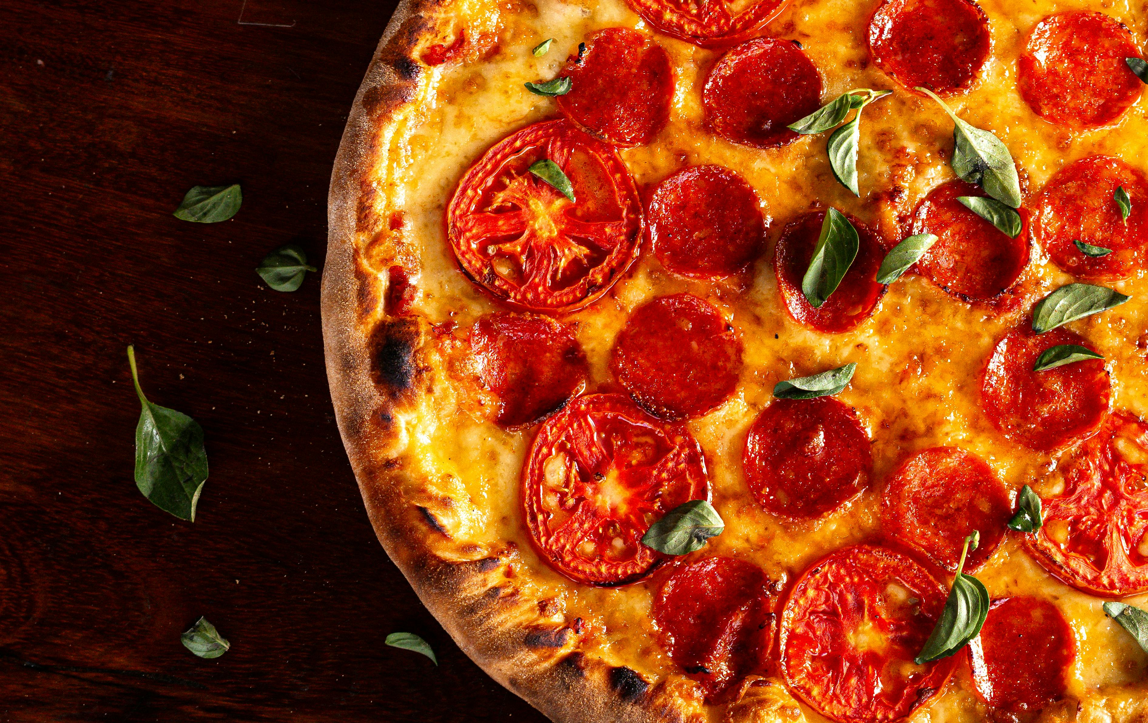 Food and cheers tours with Martz Bus, Image:pexels-pedrofurtadoo-31450869